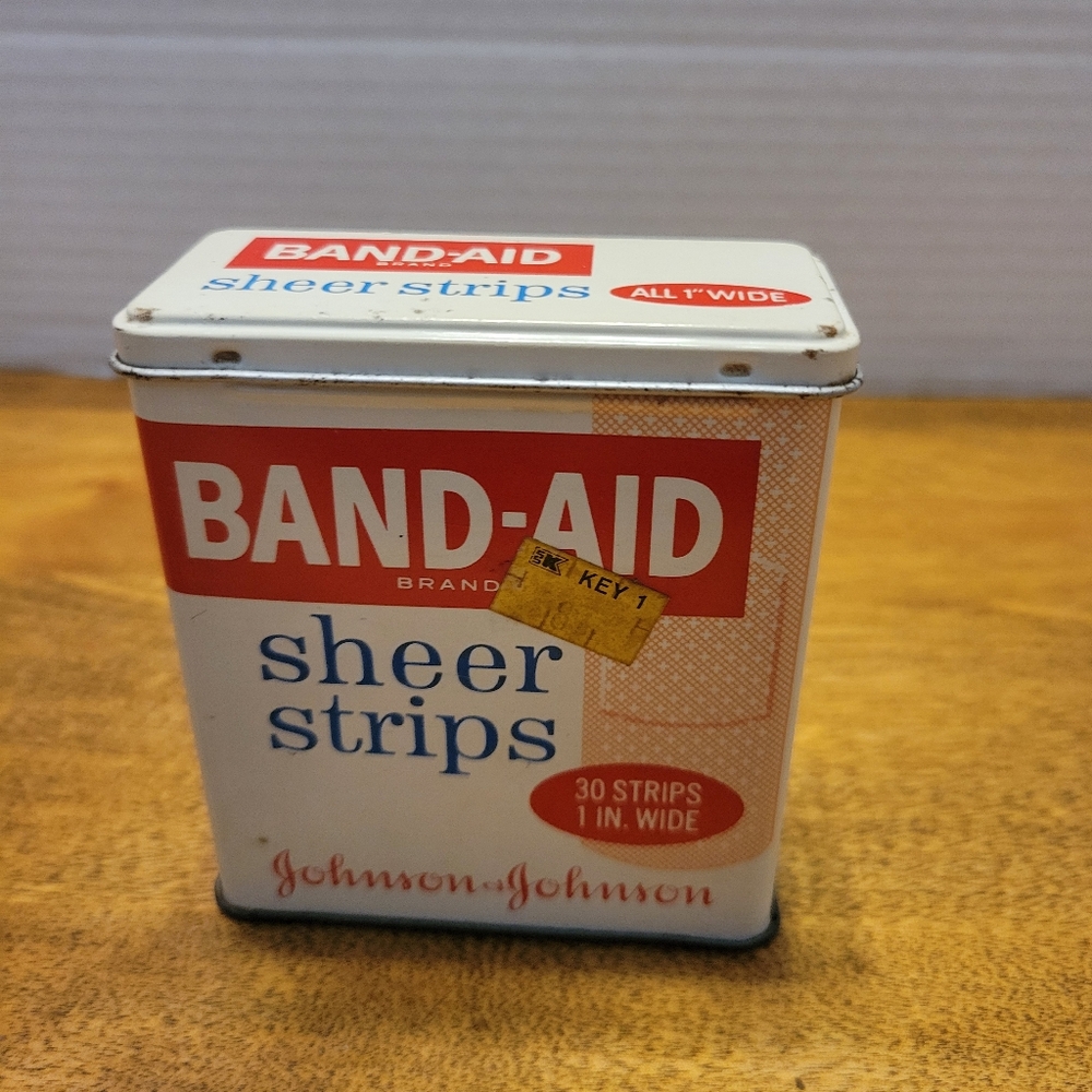Vintage Band-Aid Brand Tin Johnson & Johnson Sheer Strips Empty USA